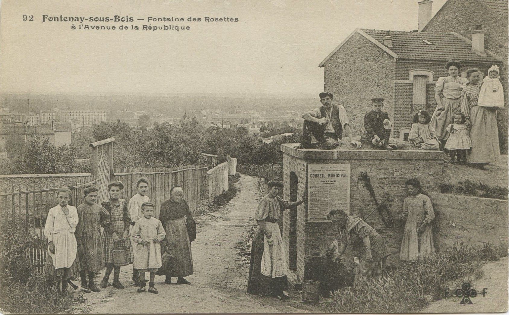 Fontaine des Rosettes, avenue de la République