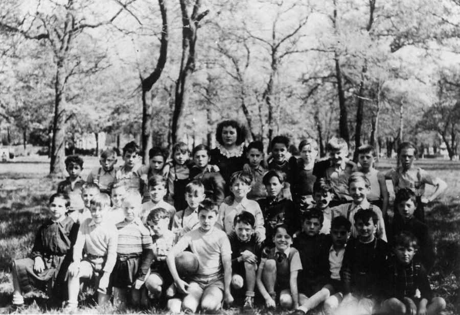 Groupe scolaire Victor-Duruy, école des garçons, sortie scolaire au bois de Vincennes, 1951