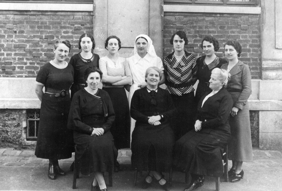 Groupe scolaire Victor Duruy, les enseignants et la direction, mars 1936