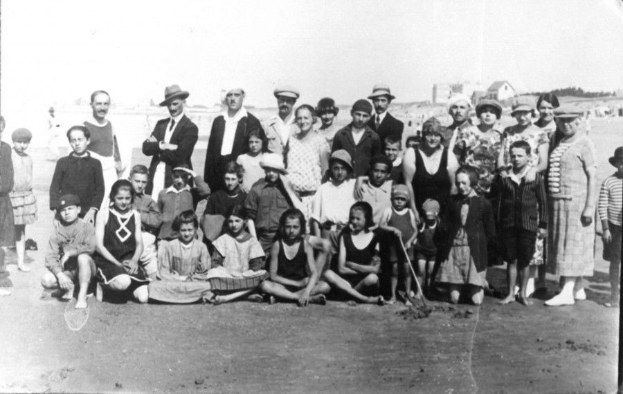 Groupe scolaire Victor Duruy, sortie scolaire aux Sable-d'Olonne (Vendée), 1925