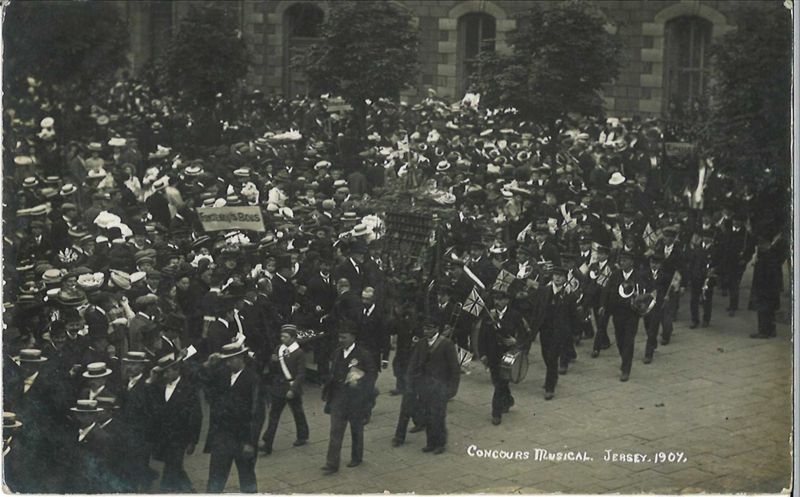 Passage de la fanfare de Fontenay-sous-Bois à Jersey, [1907]