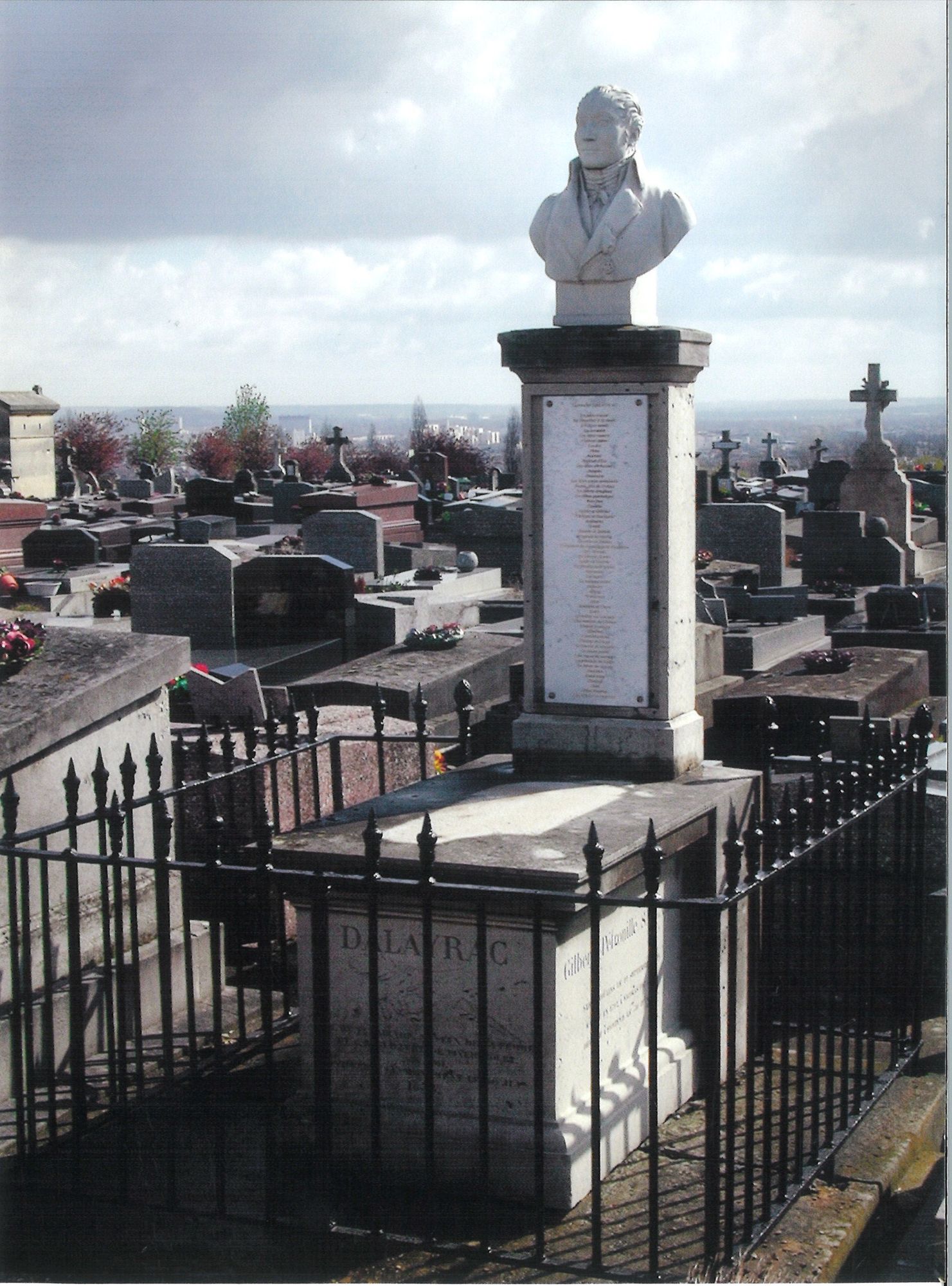 Tombe de Nicolas Dalayrac après restauration