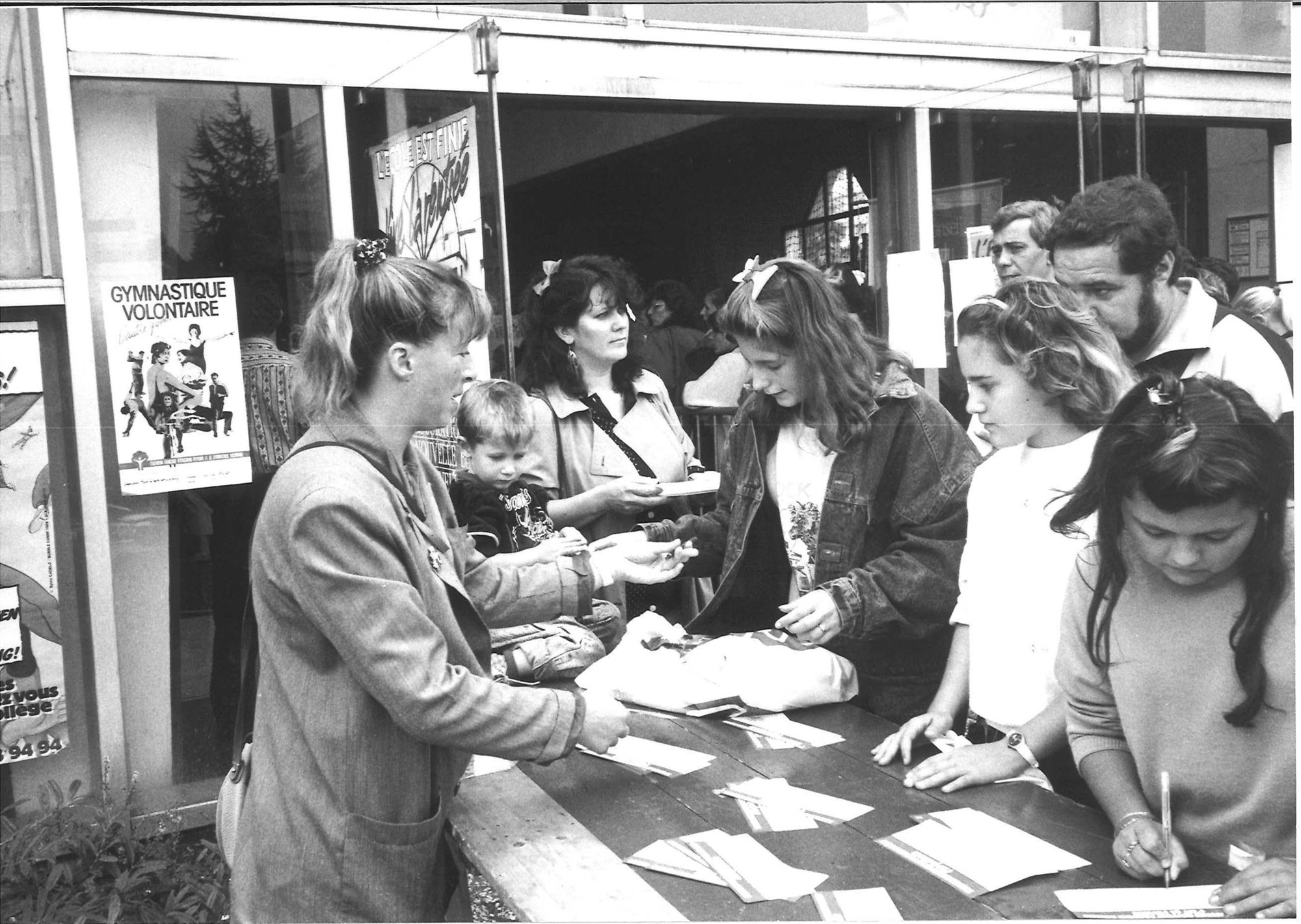 Signature d'une pétition pour l'école