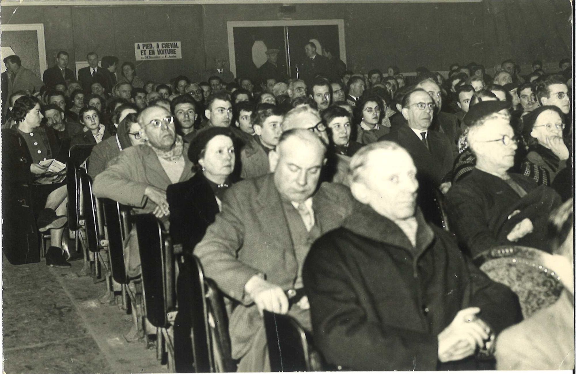 Séance de cinéma organisée par le PCF