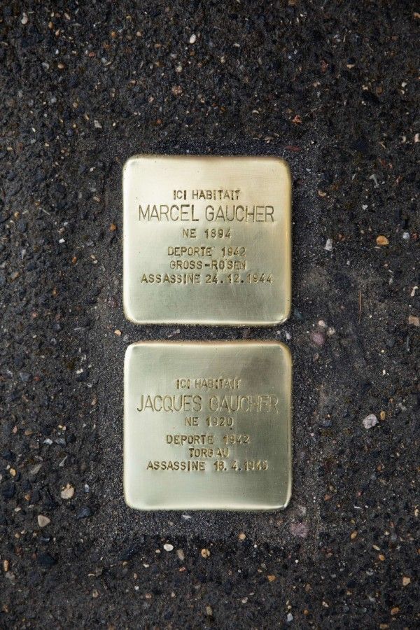 Pavé installés en 2019 devant le domicile de Marcel Gaucher, Archives municipales de Fontenay-sous-Bois