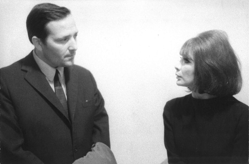 Monsieur le Maire, Louis Bayeurte rencontre Juliette Gréco dans les années 70. 