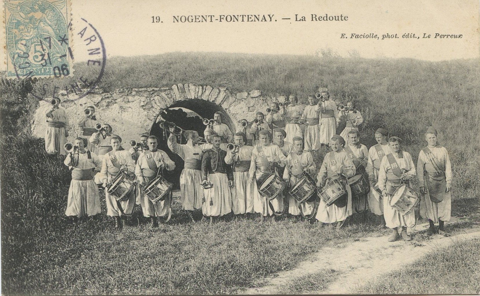 Régiment de zouaves à la Redoute de Fontenay
