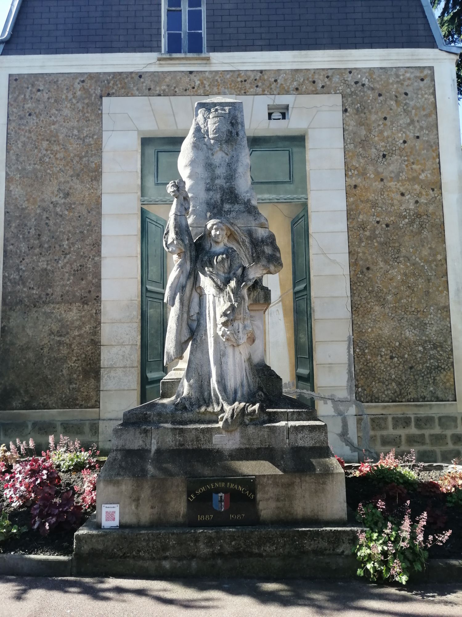 Face avant du monument, emplacement actuel.
