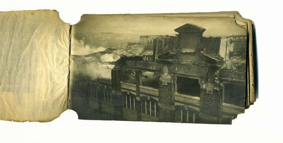 album de photographies de l'incendie du 12 mars 1908 des établissements Gaveau, page 2