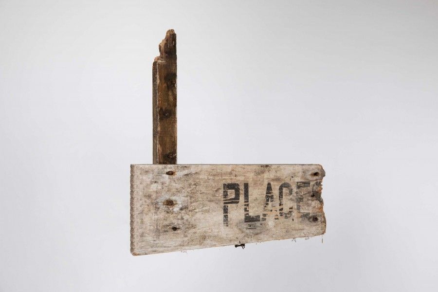 2ème partie de la pancarte signalétique de l'abri. Photographie service communication